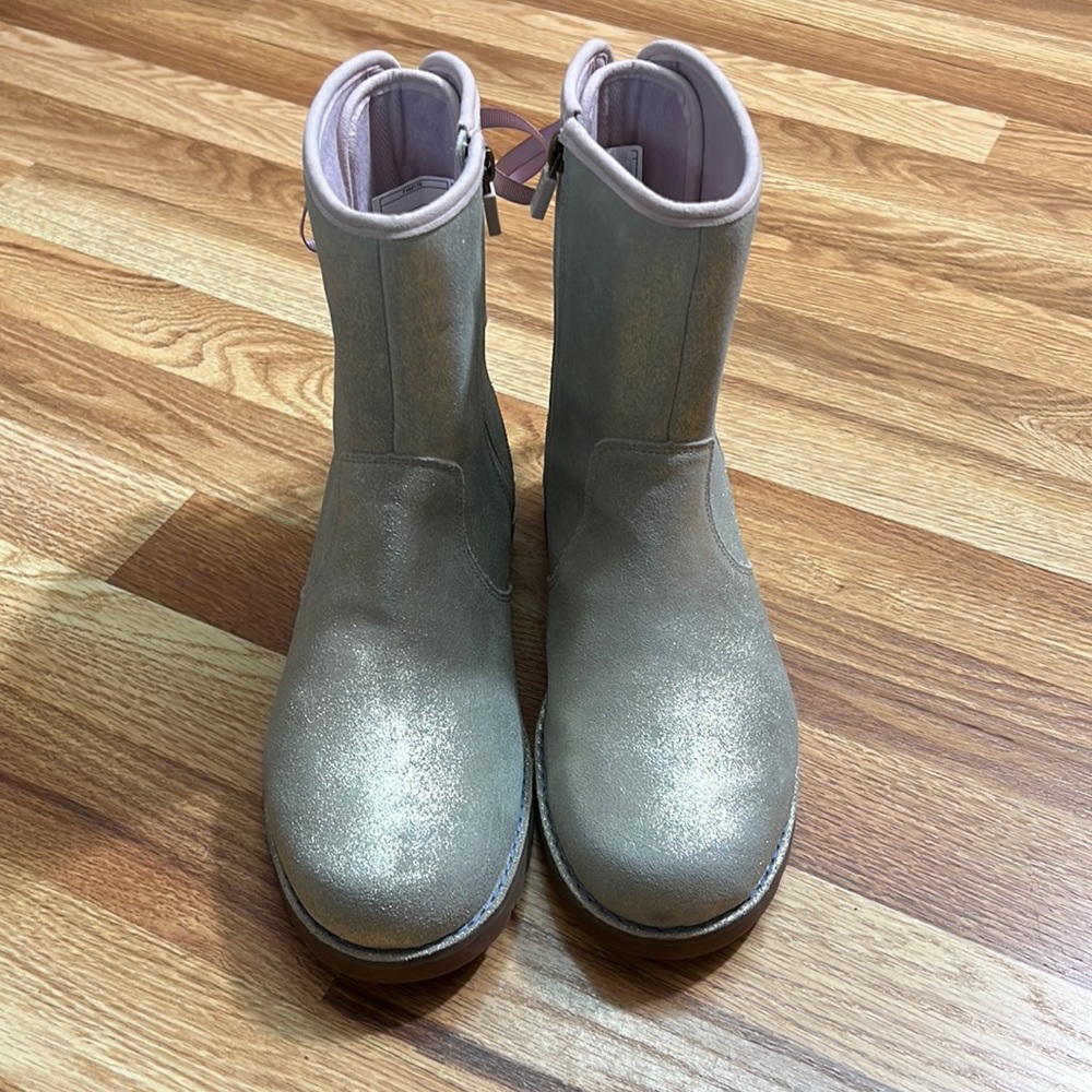 UGG Corene Metallic Gold boots Size us 7/ uk 5